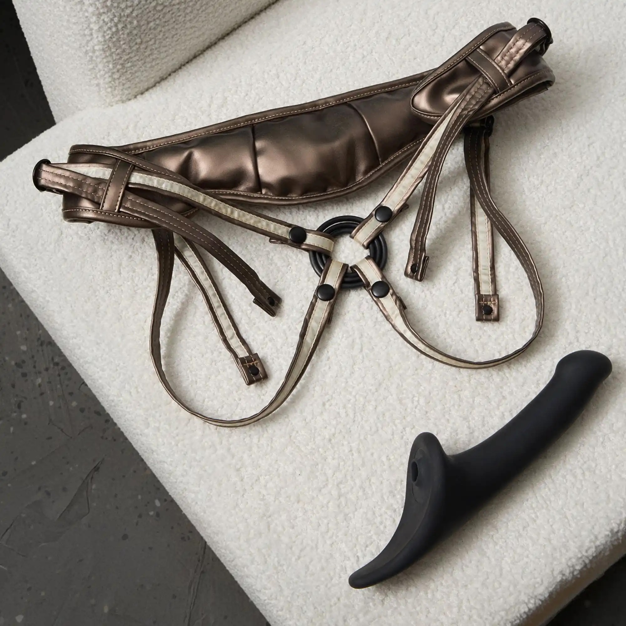 Пояс для страпона Strap-on-me LEATHERETTE HARNESS DESIROUS - NEW DESIGN, бронзовый_5