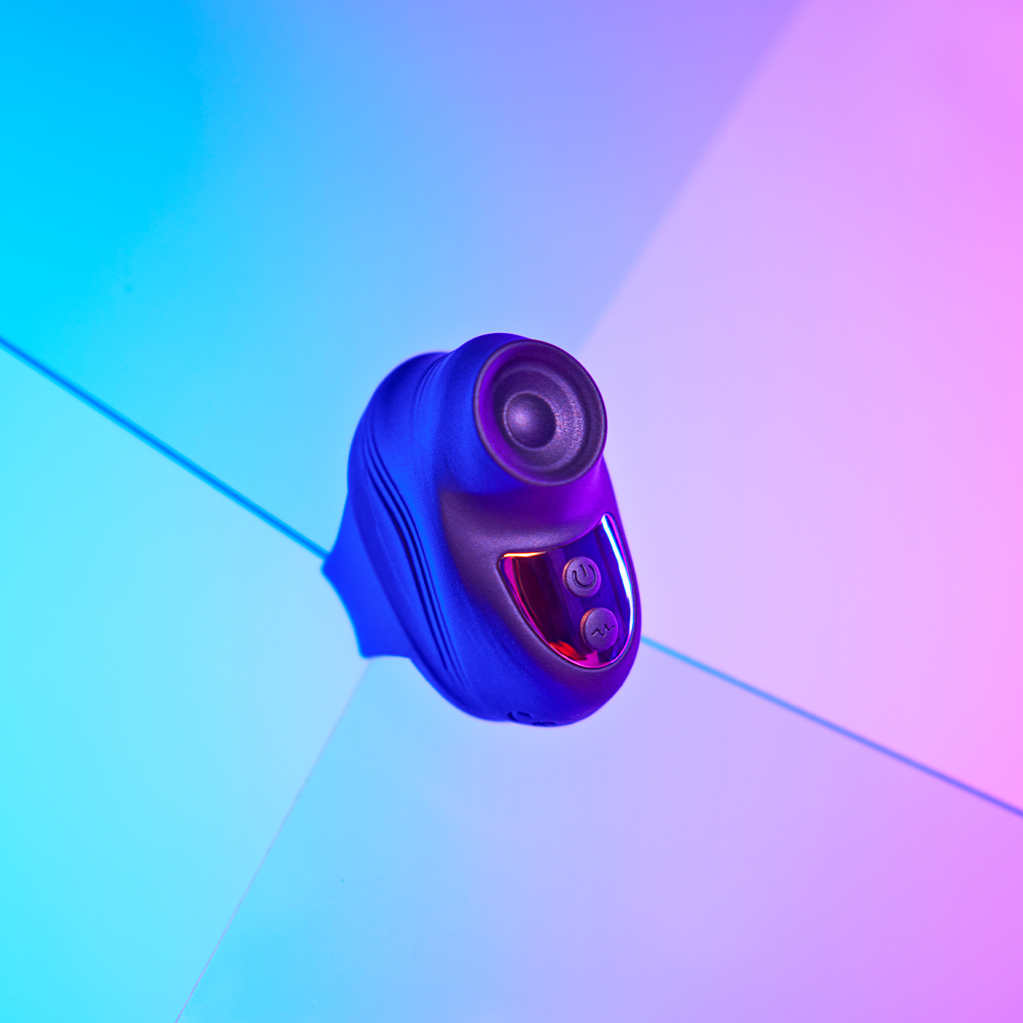 Клиторальный стимулятор на палец Love to Love KISSCOOL - IRIDESCENT INDIGO_4