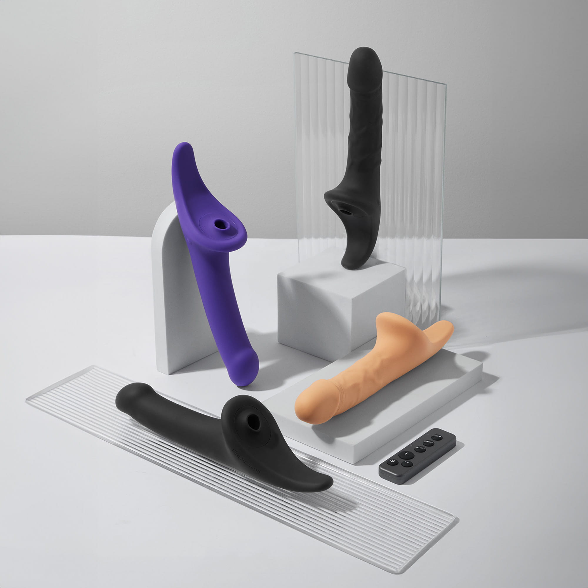 Фаллоимитатор Strap-on-me MULTI ORGASM REALISTIC DILDO с стимуляцией клитора и вибрацией L, телесный_5