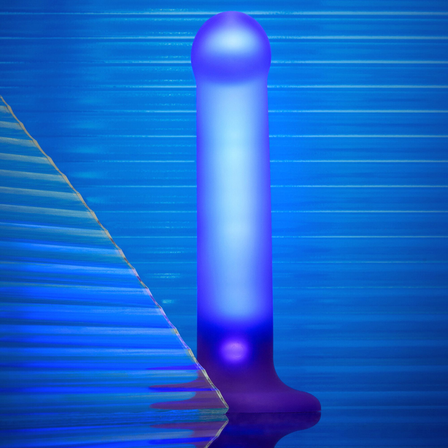 6017843-IMAGE 4 - Glow-led-dildo-size-M-strap-on-me