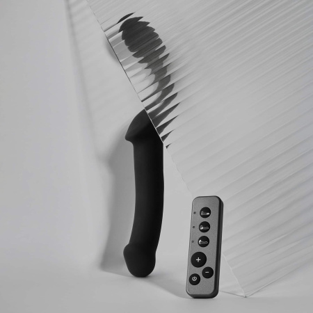 image-vibrating-bendable-strap-on-black-strap-on-me-2000x2000-7